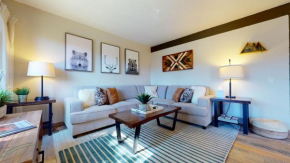 Ski and Racquet #116- Perfect spot to enjoy Mammoth! Sleeps 8